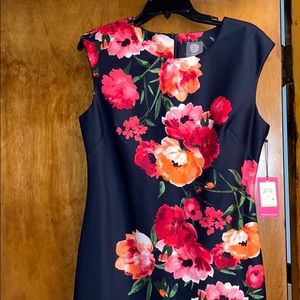 VINCE CAMUTO FLORAL DRESS.